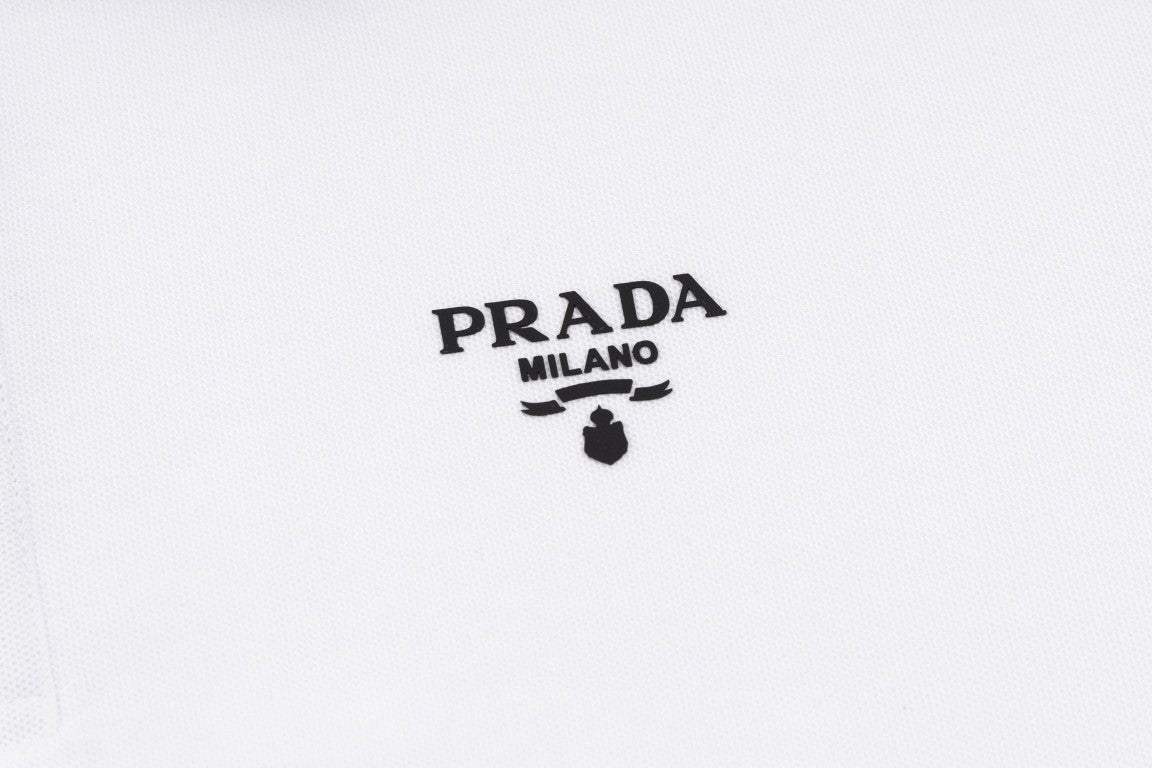 Printed T-Shirt: High-End Fashion Statement-1216