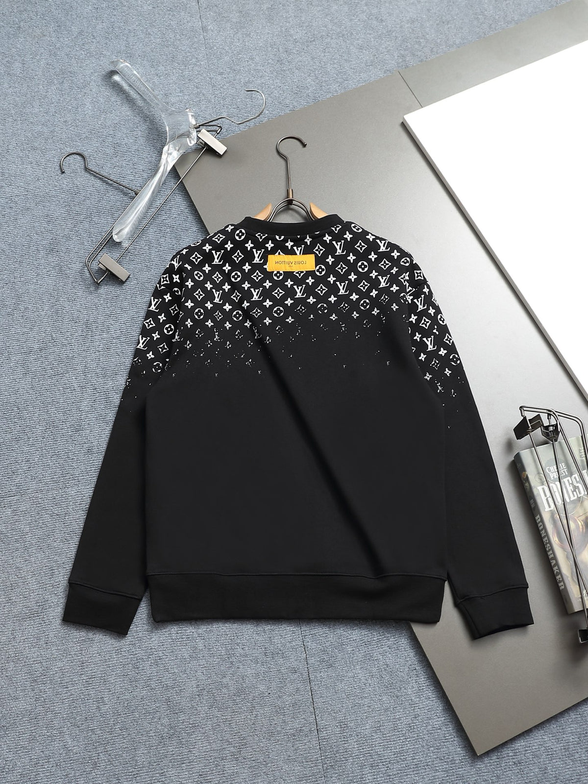 Classic Fashion Sweater-1000