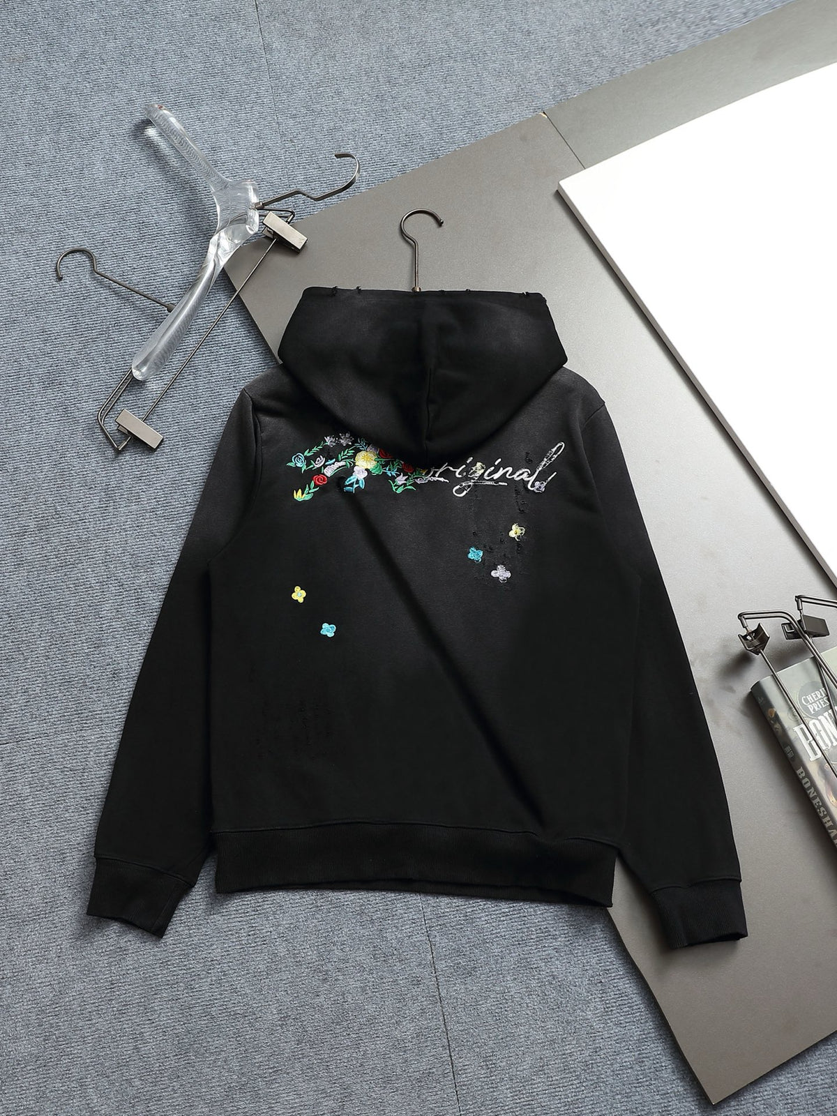 Classic Fit Hoodie-1000