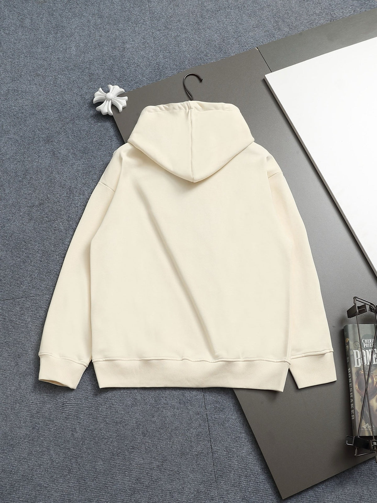 Classic Fit Hoodie-1013