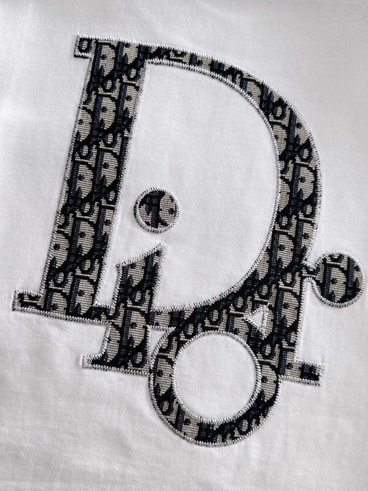 Classic Fashion Sweater-1012