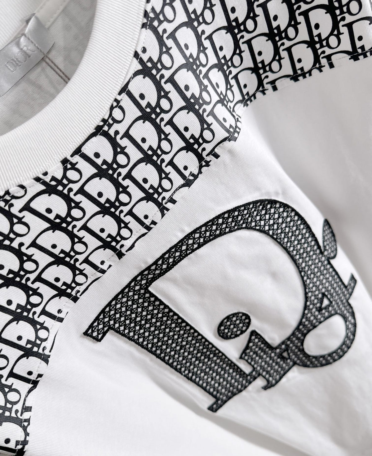 Classic Fashion Sweater-1020