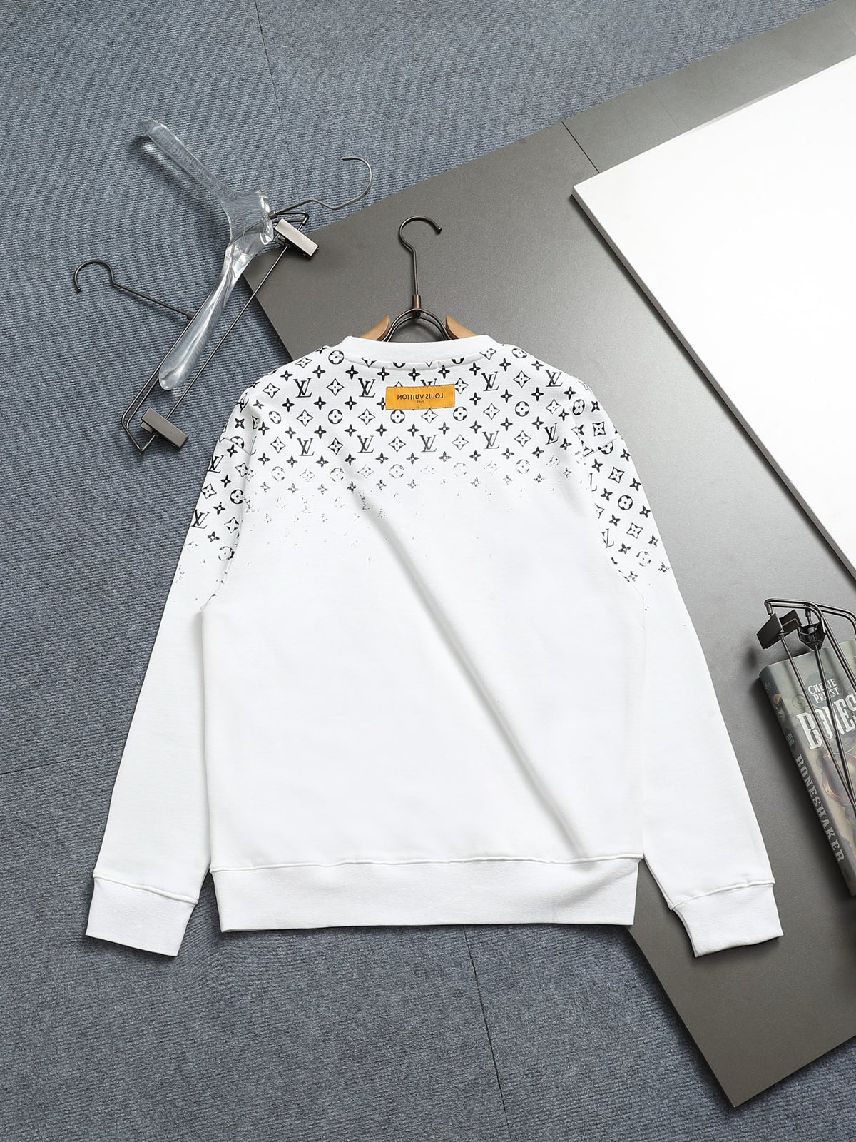 Classic Fashion Sweater-1000